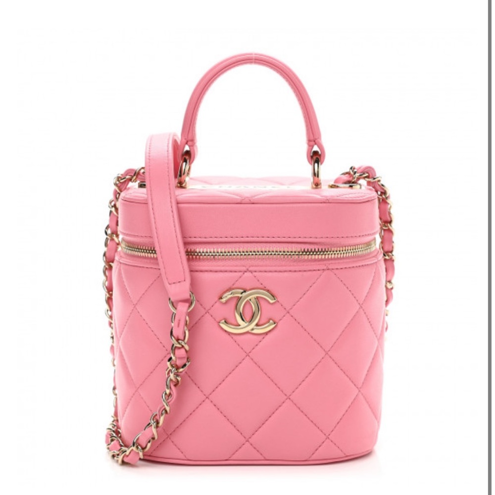 Beautiful pink Chanel vanity bag - Picture 7 of 16